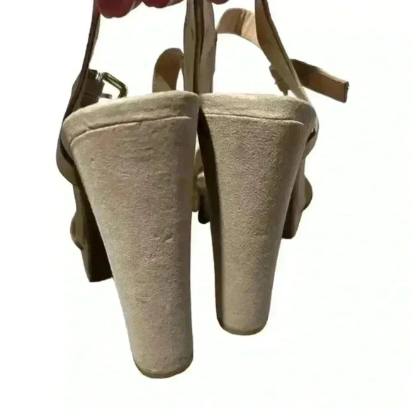 Lauren Conrad Tan Suede‎ Chunky Heels, 10 - Picture 4 of 4